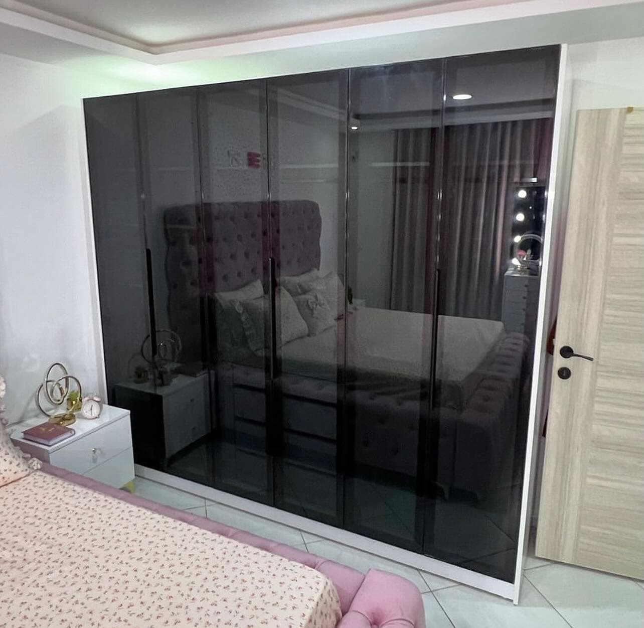 Built-In Wardrobes, view 2 of 4