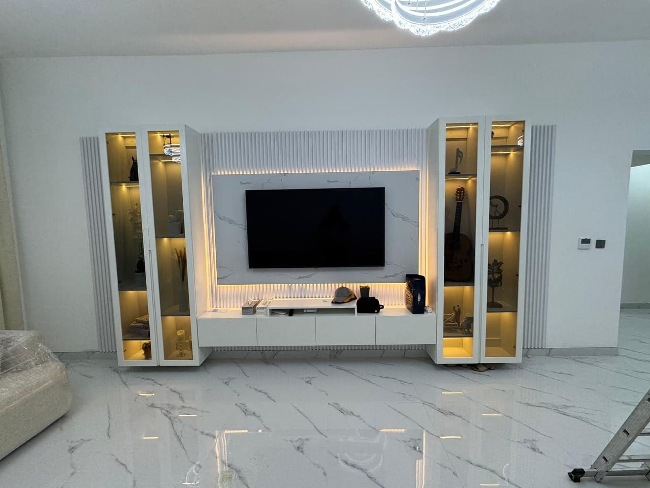 Marble-Effect TV Backdrops, view 3 of 4